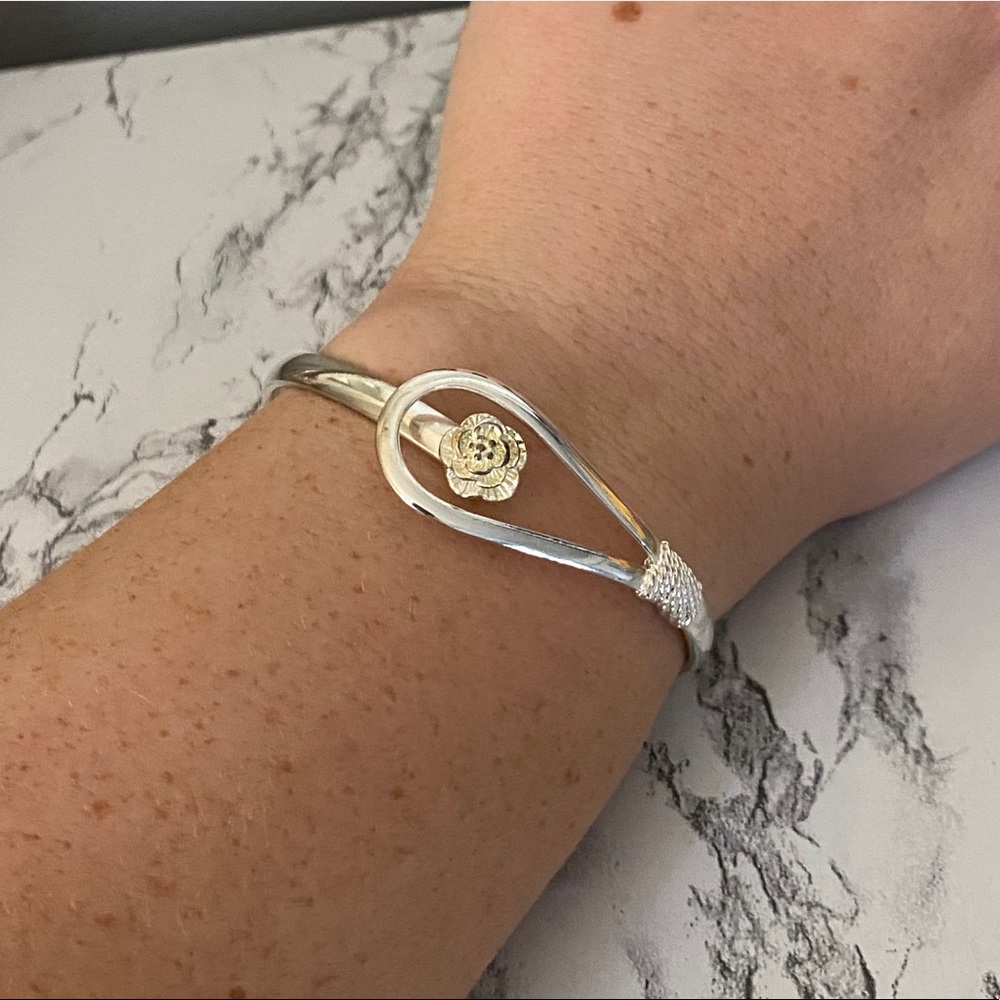 Flower cuff bracelet